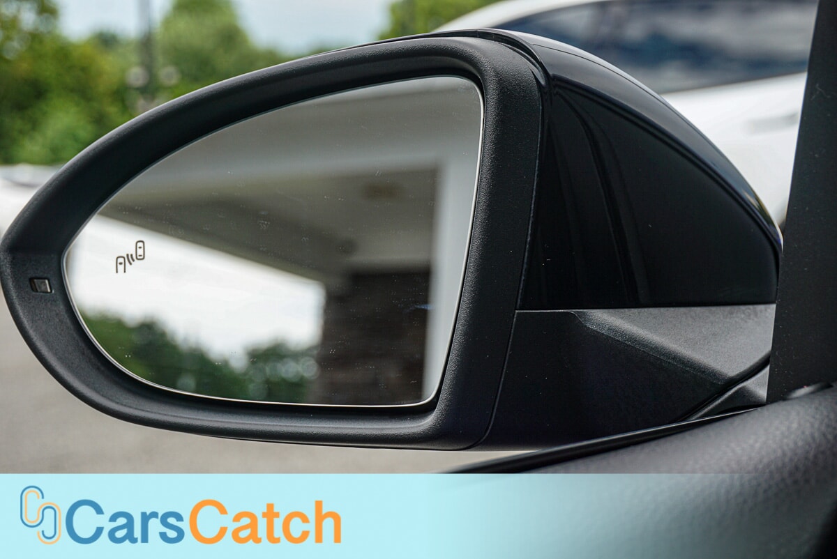 CARSCATCH - Used vehicle - SEDAN VOLKSWAGEN GOLF R 2018
