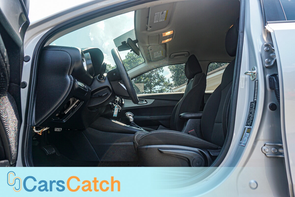 CARSCATCH - Used vehicle - SEDAN KIA FORTE 2019