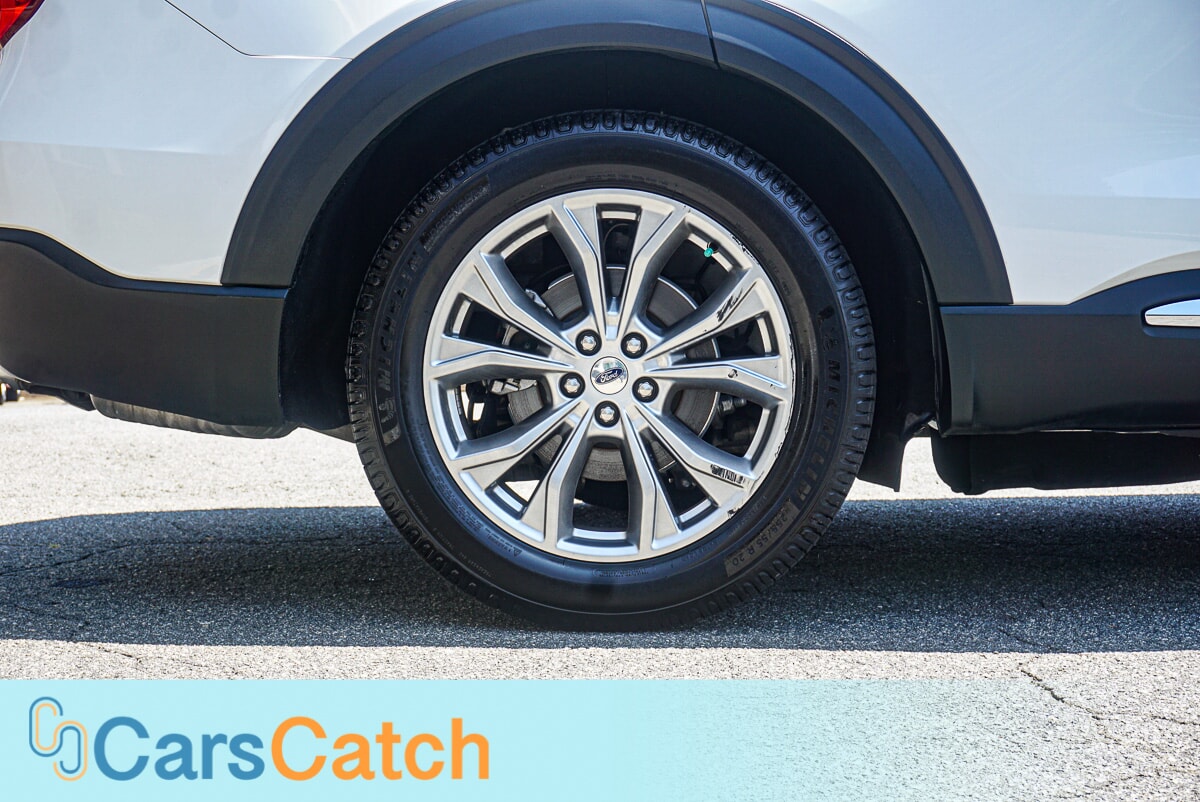 CARSCATCH - Used vehicle - SUV FORD EXPLORER 2022