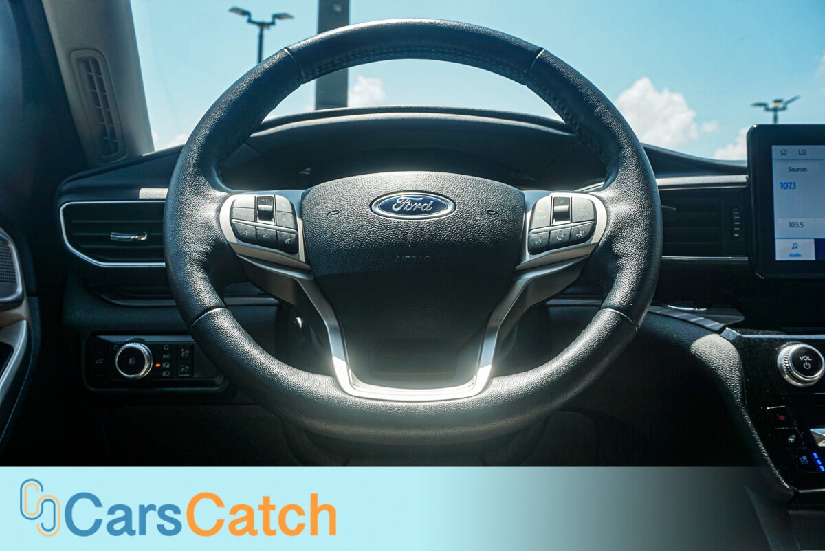 CARSCATCH - Used vehicle - SUV FORD EXPLORER 2022