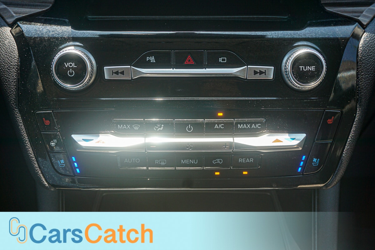 CARSCATCH - Used vehicle - SUV FORD EXPLORER 2022