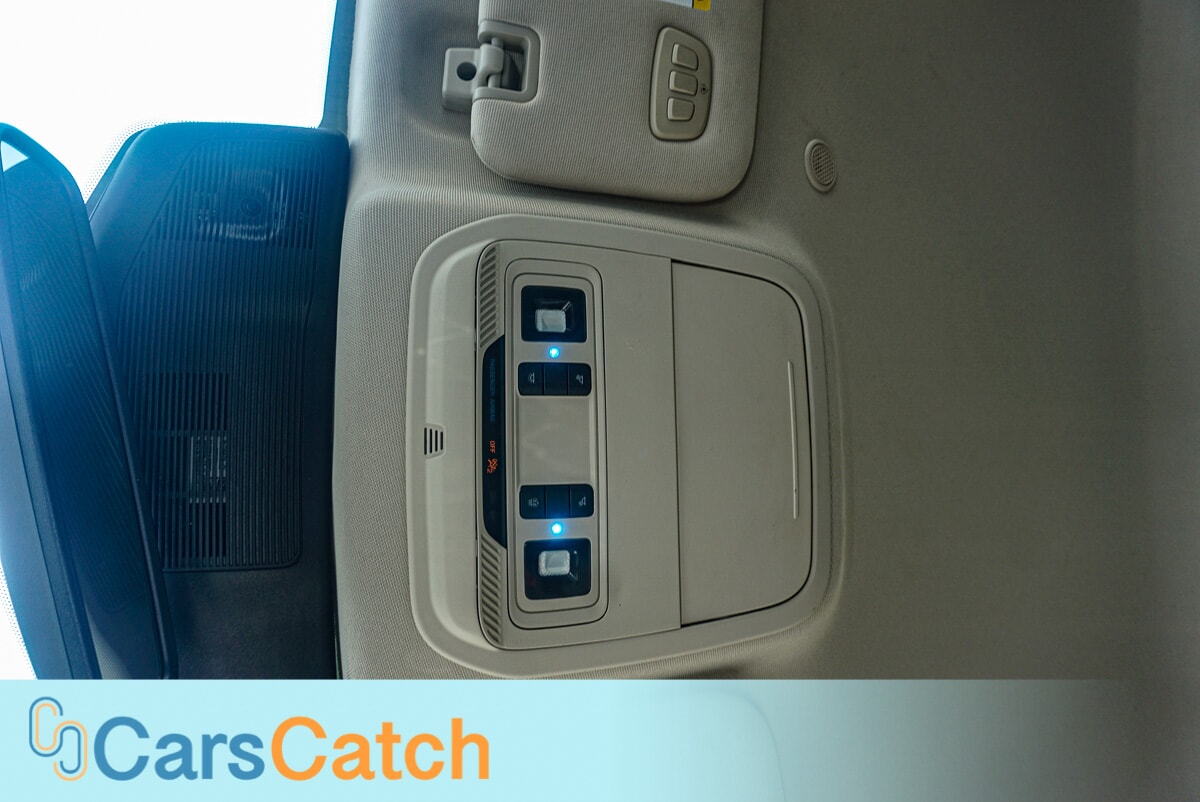 CARSCATCH - Used vehicle - SUV FORD EXPLORER 2022