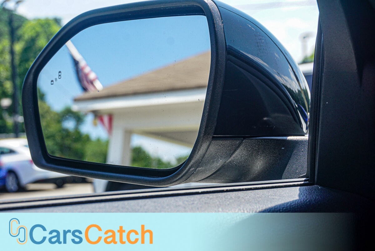 CARSCATCH - Used vehicle - SUV FORD EXPLORER 2022