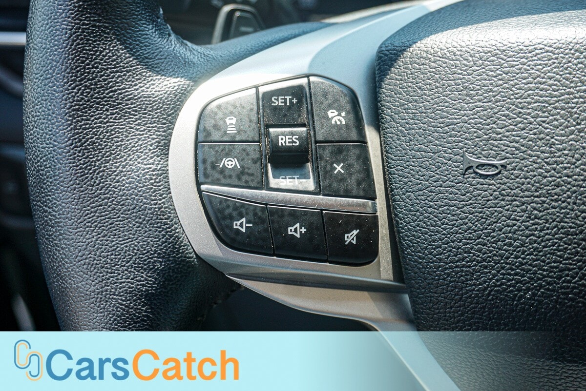 CARSCATCH - Used vehicle - SUV FORD EXPLORER 2022