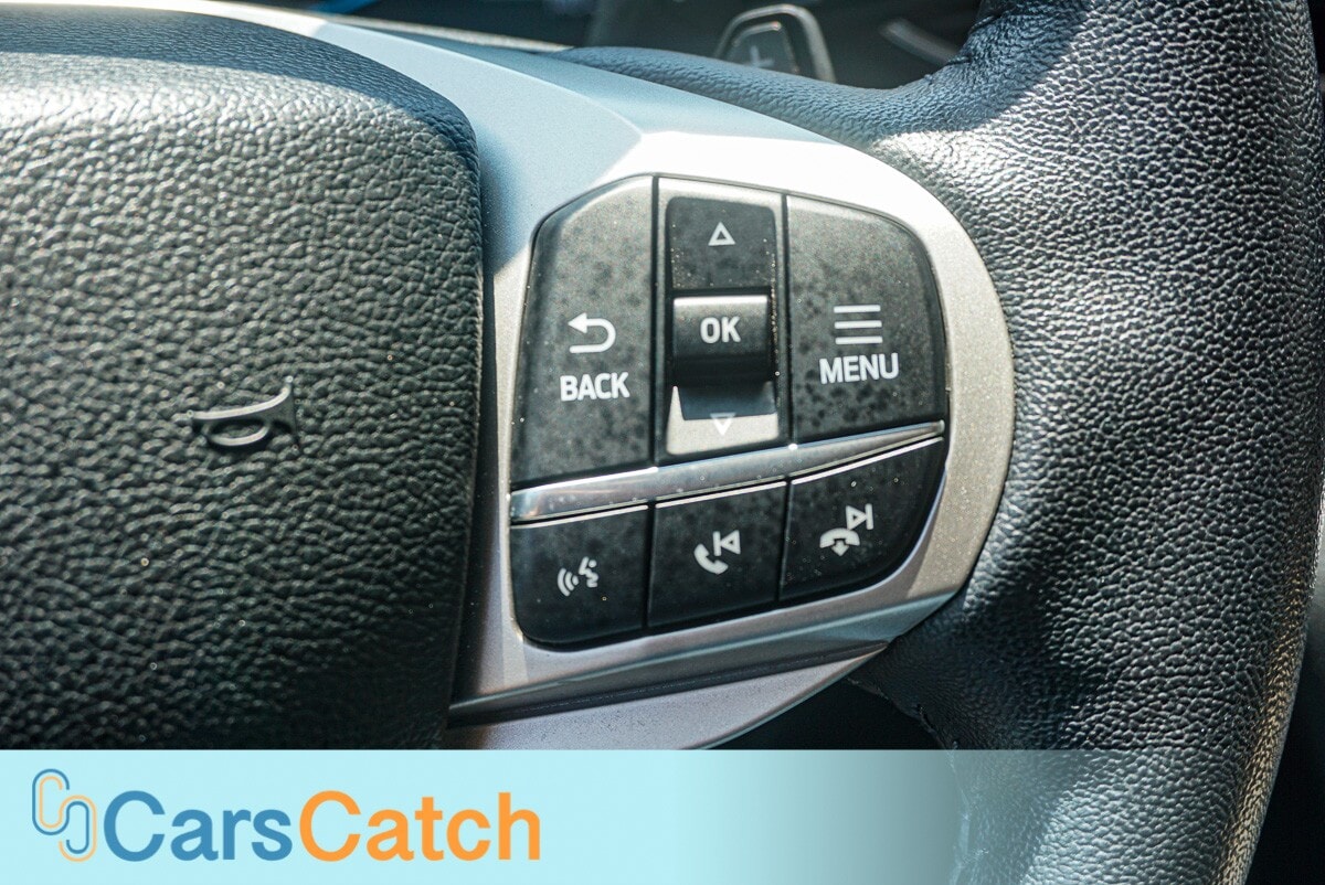 CARSCATCH - Used vehicle - SUV FORD EXPLORER 2022