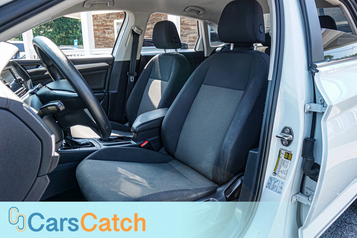 CARSCATCH - Used vehicle - SEDAN VOLKSWAGEN JETTA 2020