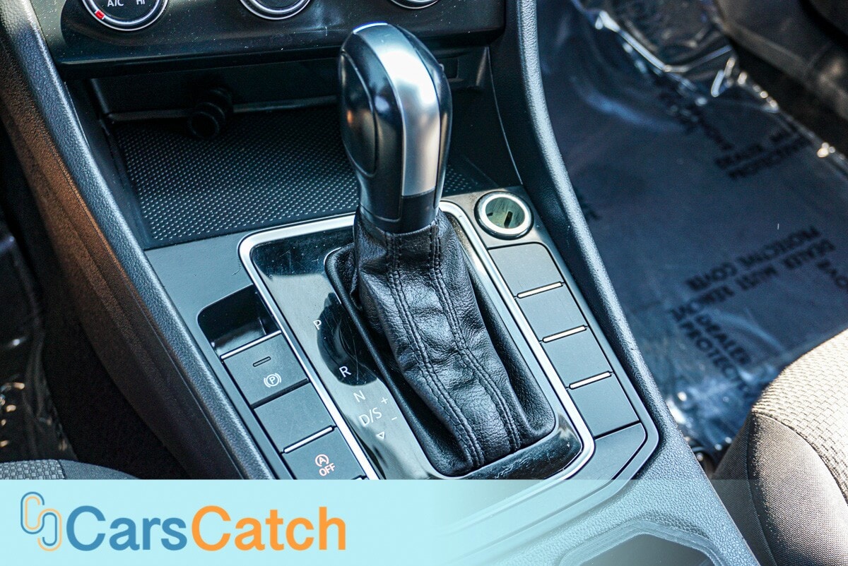 CARSCATCH - Used vehicle - SEDAN VOLKSWAGEN JETTA 2020