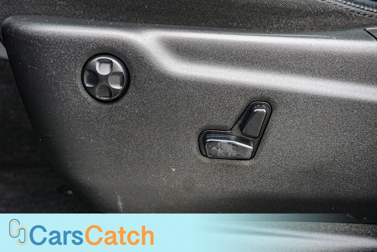 CARSCATCH - Used vehicle - SUV JEEP GRAND CHEROKEE 2019