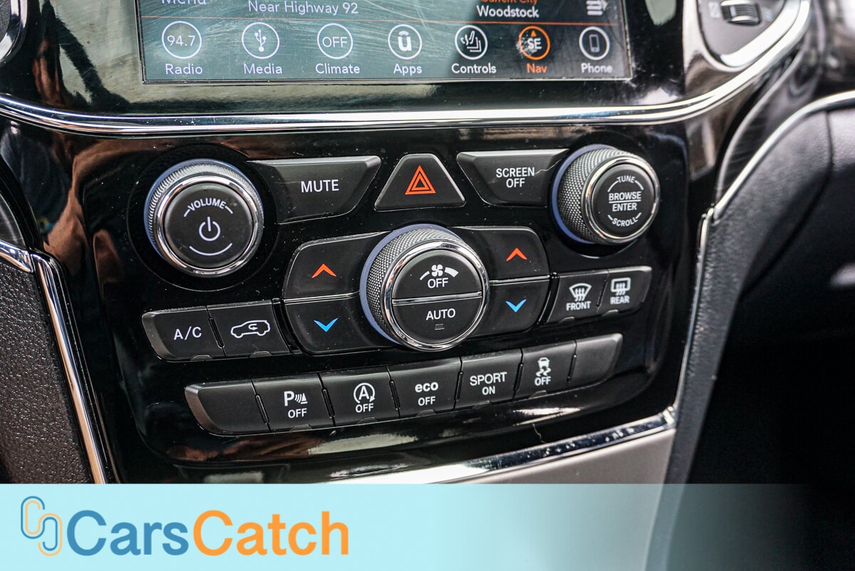 CARSCATCH - Used vehicle - SUV JEEP GRAND CHEROKEE 2019