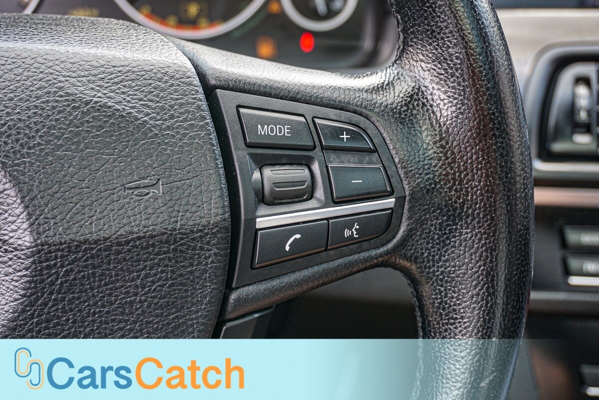 CARSCATCH - Used vehicle - SEDAN BMW 5 SERIES 2011