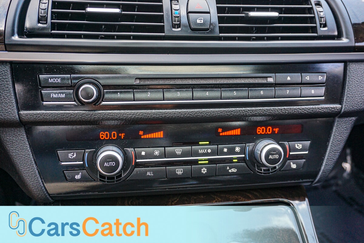 CARSCATCH - Used vehicle - SEDAN BMW 5 SERIES 2011
