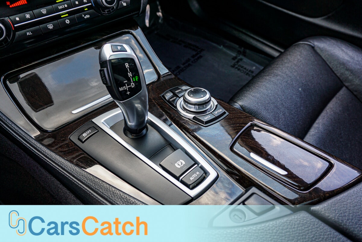 CARSCATCH - Used vehicle - SEDAN BMW 5 SERIES 2011