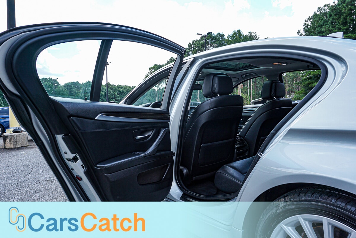 CARSCATCH - Used vehicle - SEDAN BMW 5 SERIES 2011