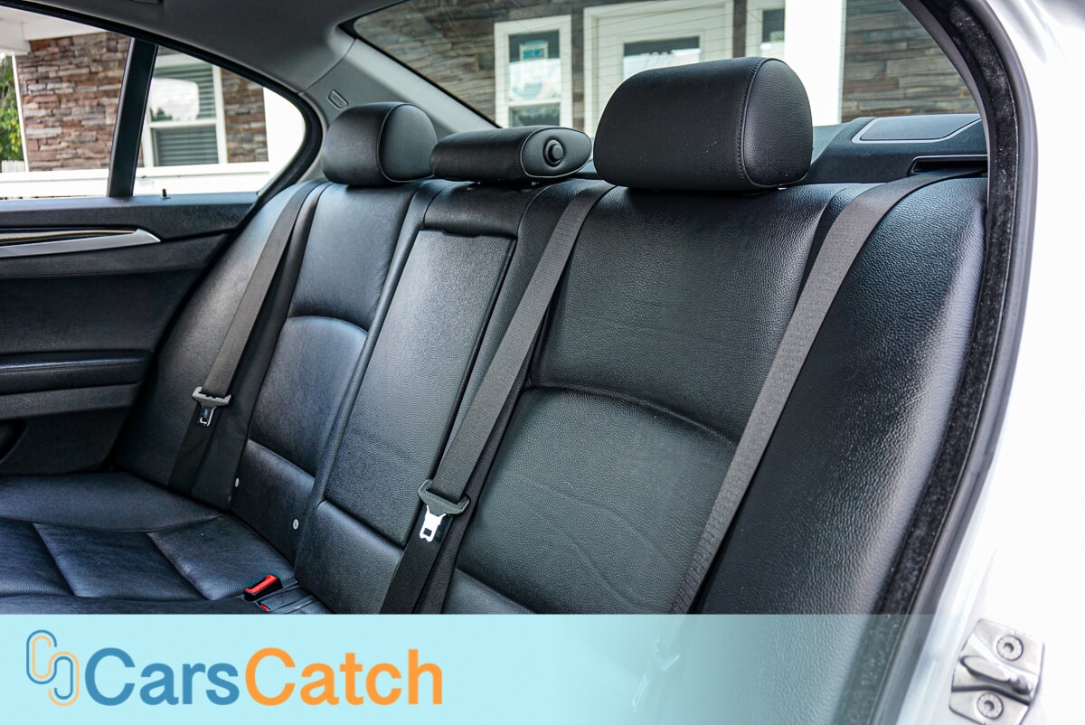 CARSCATCH - Used vehicle - SEDAN BMW 5 SERIES 2011