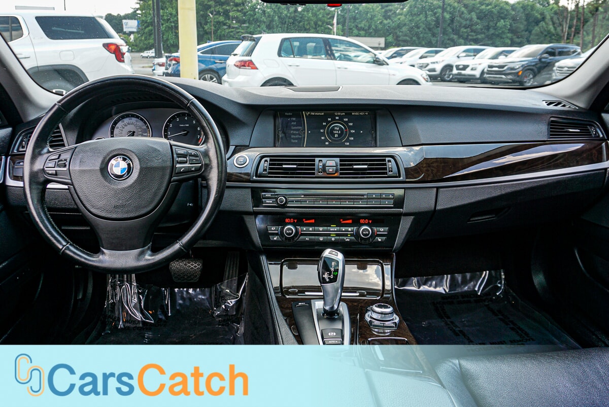 CARSCATCH - Used vehicle - SEDAN BMW 5 SERIES 2011
