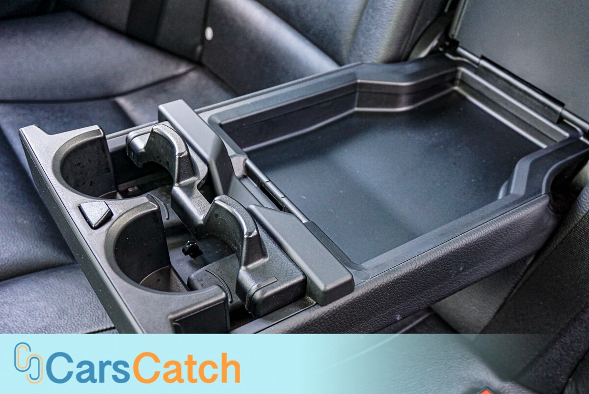 CARSCATCH - Used vehicle - SEDAN BMW 5 SERIES 2011