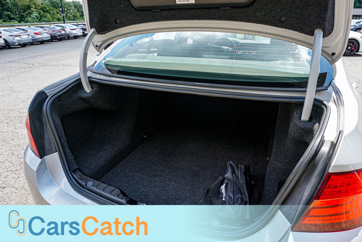 CARSCATCH - Used vehicle - SEDAN BMW 5 SERIES 2011