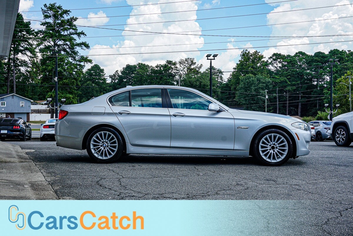 CARSCATCH - Used vehicle - SEDAN BMW 5 SERIES 2011