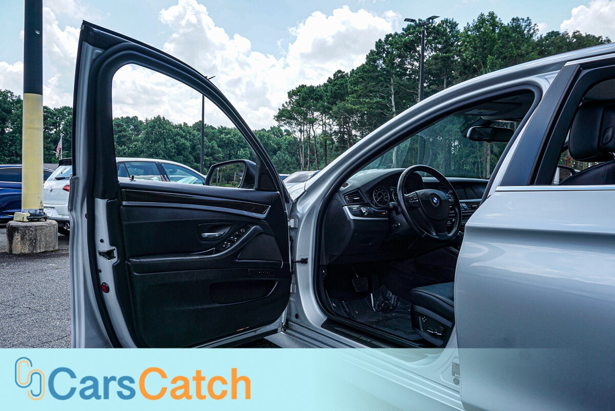 CARSCATCH - Used vehicle - SEDAN BMW 5 SERIES 2011