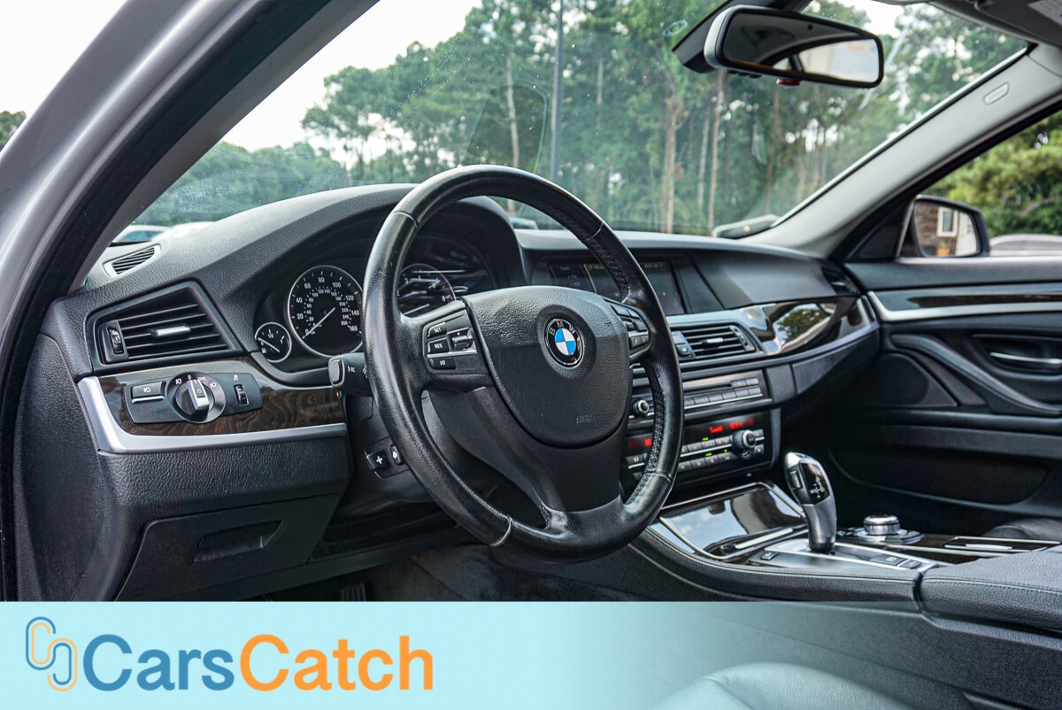 CARSCATCH - Used vehicle - SEDAN BMW 5 SERIES 2011