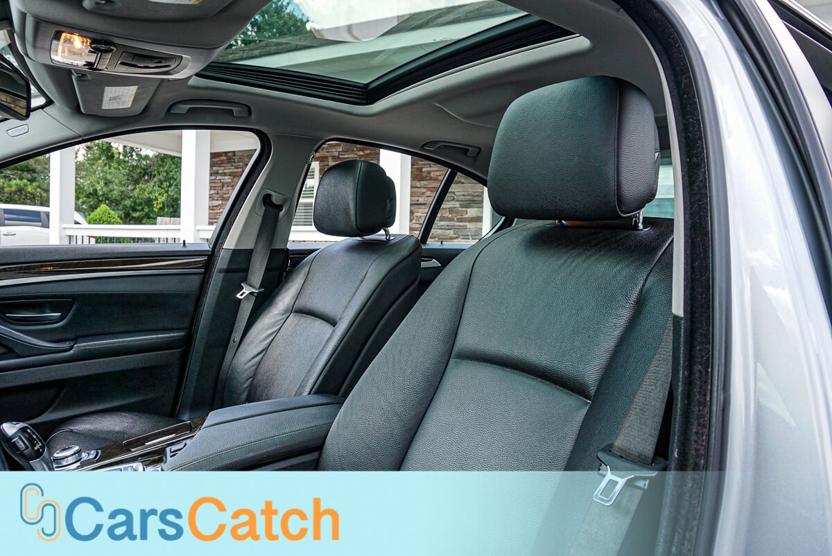 CARSCATCH - Used vehicle - SEDAN BMW 5 SERIES 2011