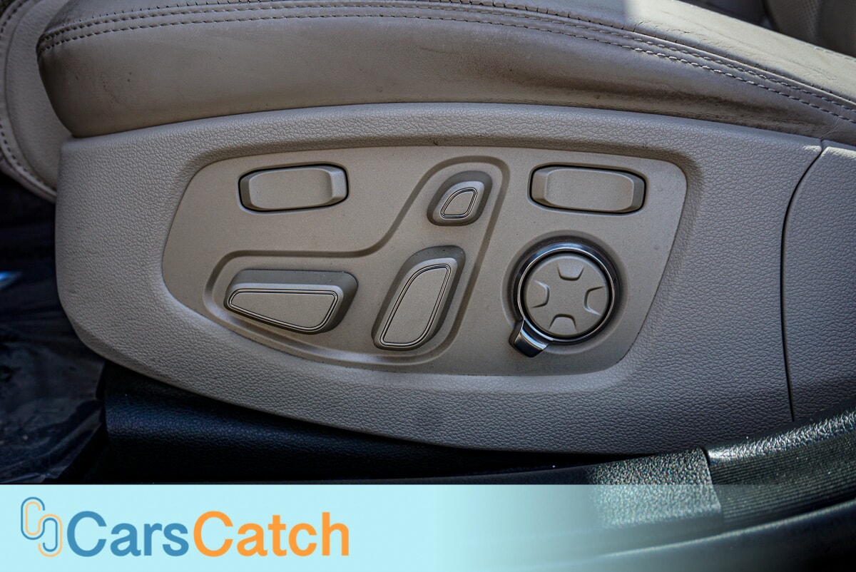 CARSCATCH - Used vehicle - SEDAN GENESIS G90 2019