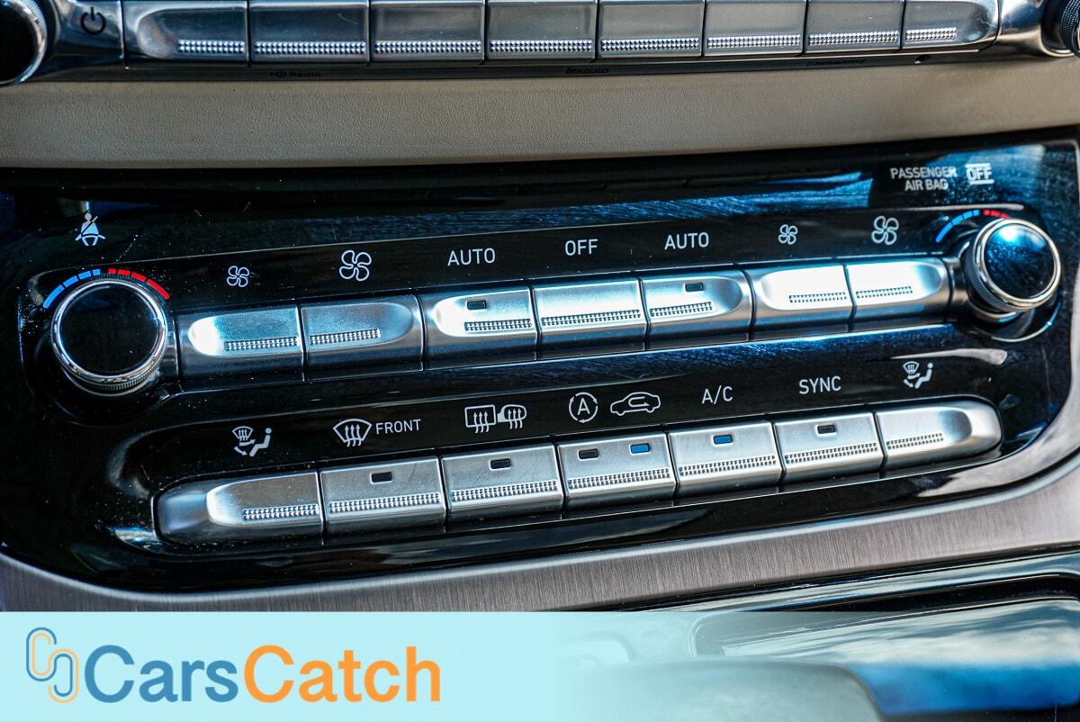 CARSCATCH - Used vehicle - SEDAN GENESIS G90 2019