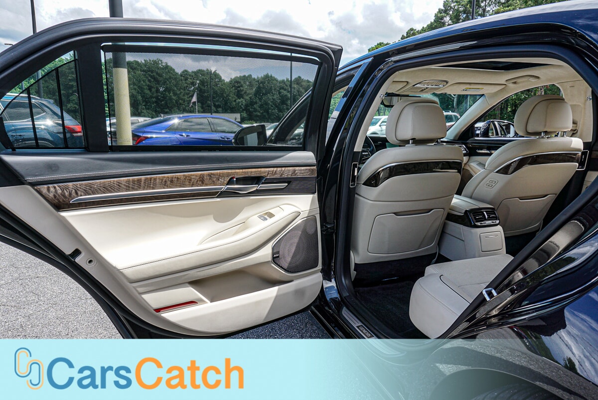 CARSCATCH - Used vehicle - SEDAN GENESIS G90 2019