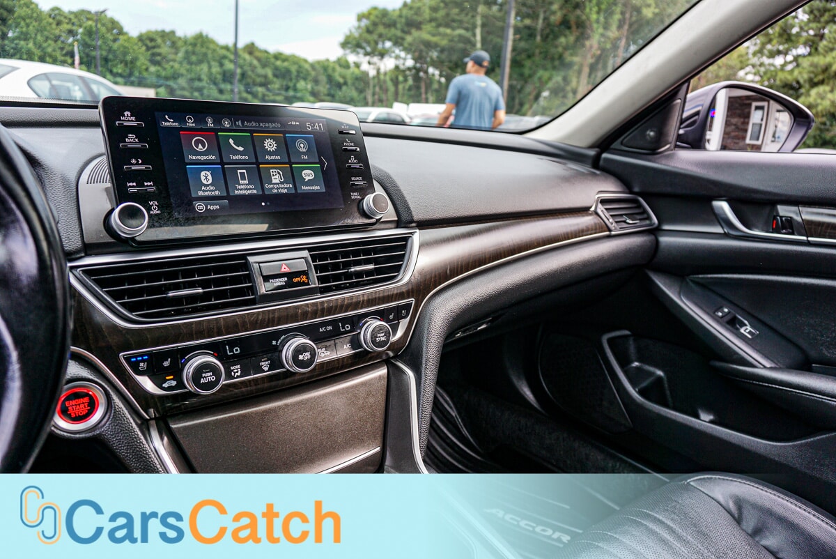 CARSCATCH - Used vehicle - SEDAN HONDA ACCORD 2021
