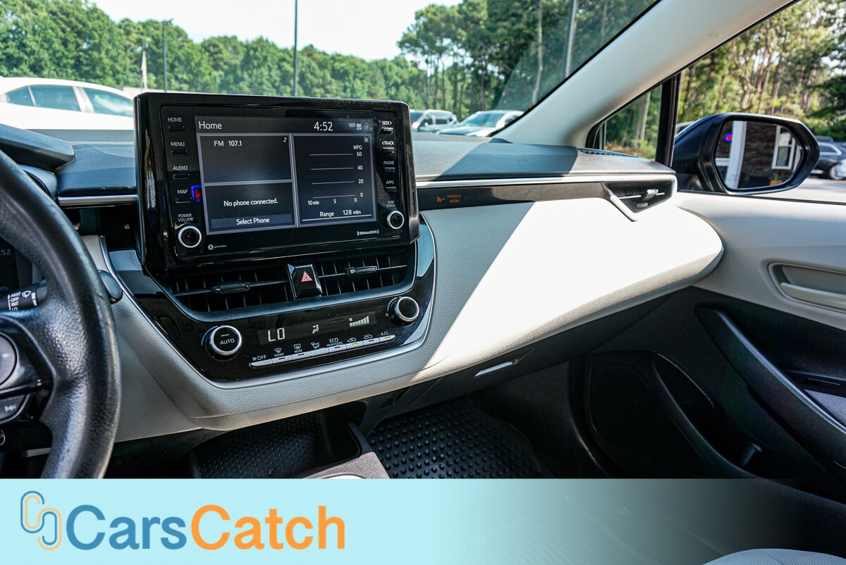 CARSCATCH - Used vehicle - SEDAN TOYOTA COROLLA 2022