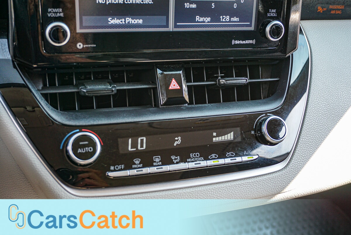 CARSCATCH - Used vehicle - SEDAN TOYOTA COROLLA 2022