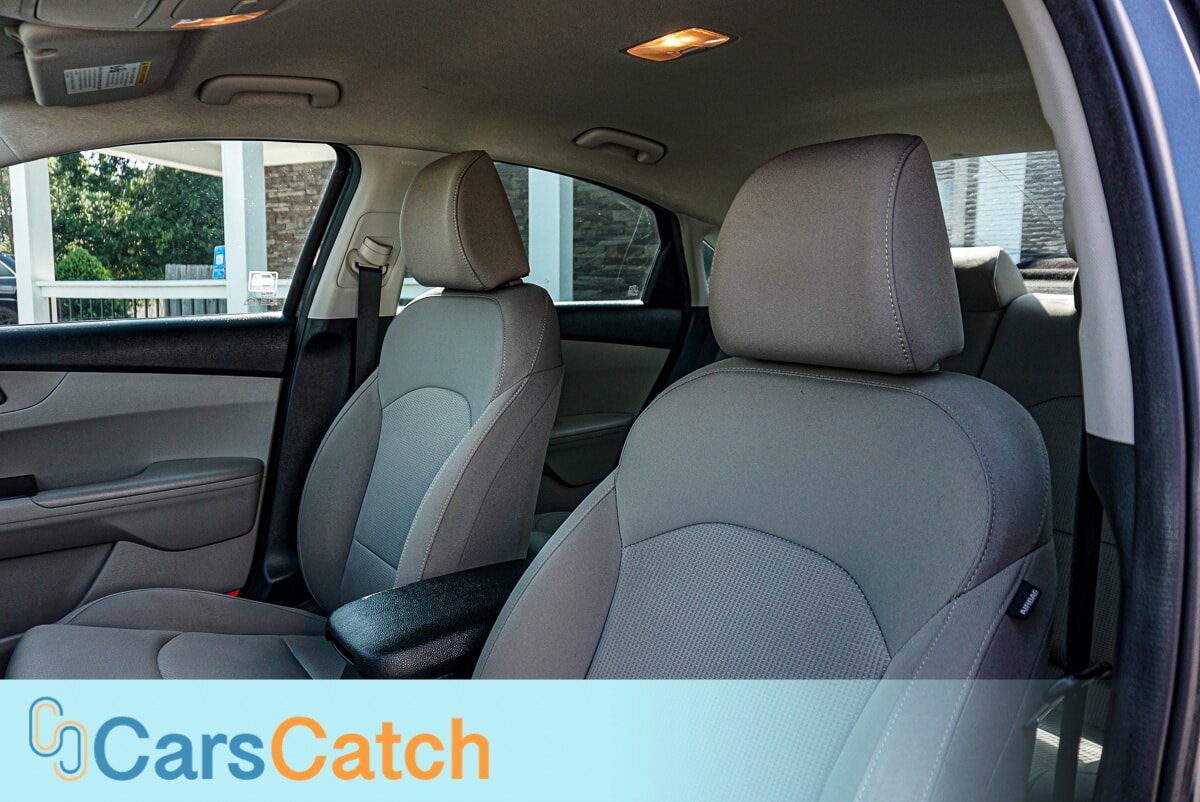 CARSCATCH - Used vehicle - SEDAN KIA FORTE 2019