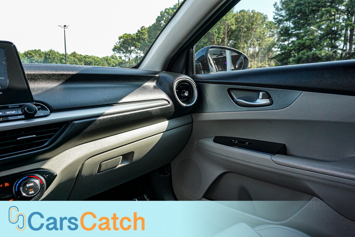 CARSCATCH - Used vehicle - SEDAN KIA FORTE 2019