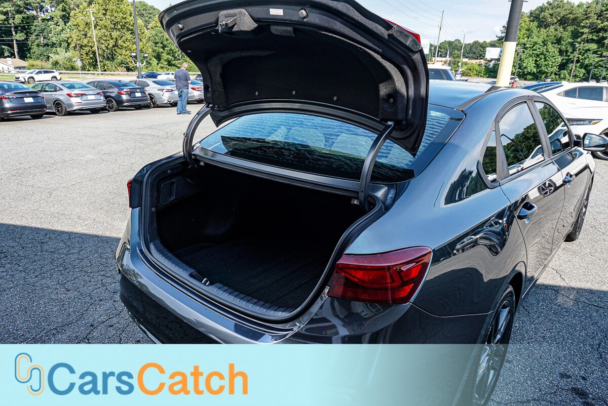 CARSCATCH - Used vehicle - SEDAN KIA FORTE 2019
