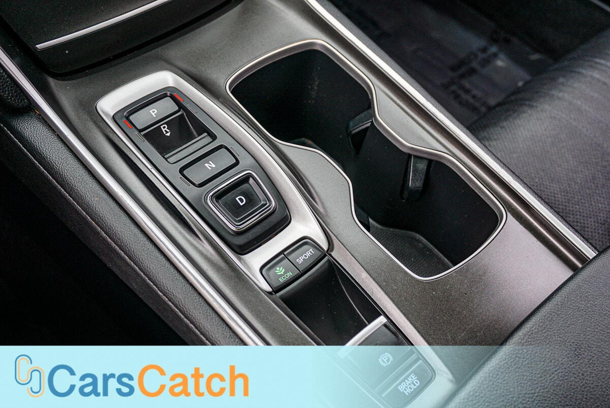 CARSCATCH - Used vehicle - SEDAN HONDA ACCORD 2020