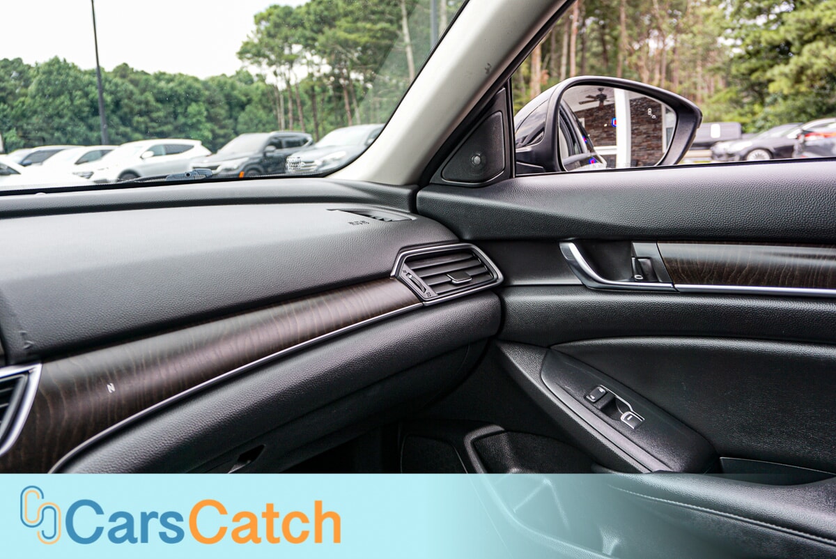 CARSCATCH - Used vehicle - SEDAN HONDA ACCORD 2020