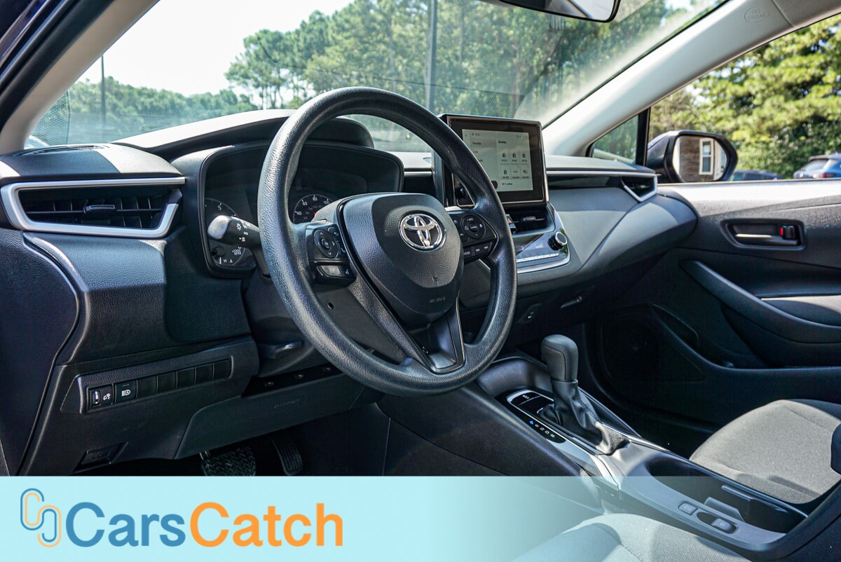 CARSCATCH - Used vehicle - SEDAN TOYOTA COROLLA 2025