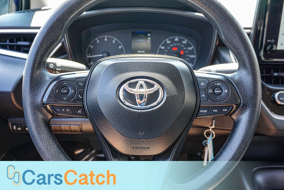 CARSCATCH - Used vehicle - SEDAN TOYOTA COROLLA 2025