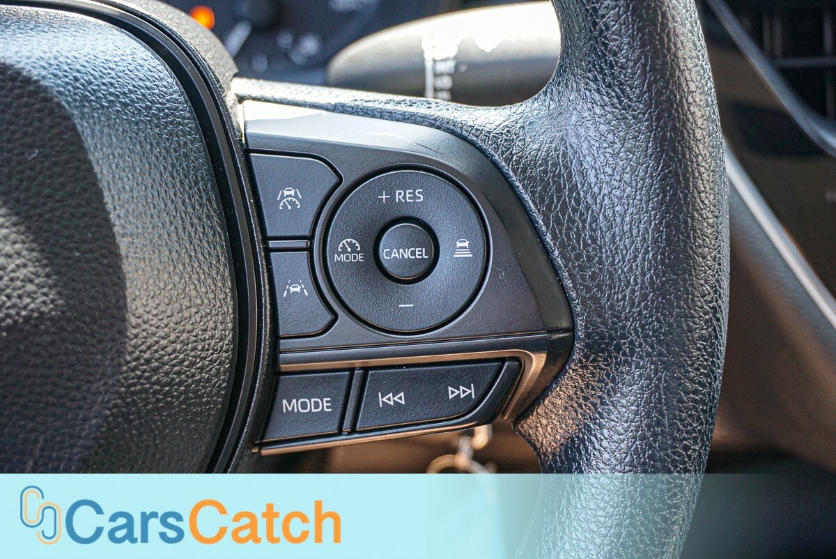 CARSCATCH - Used vehicle - SEDAN TOYOTA COROLLA 2025