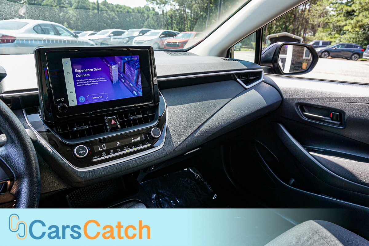 CARSCATCH - Used vehicle - SEDAN TOYOTA COROLLA 2025