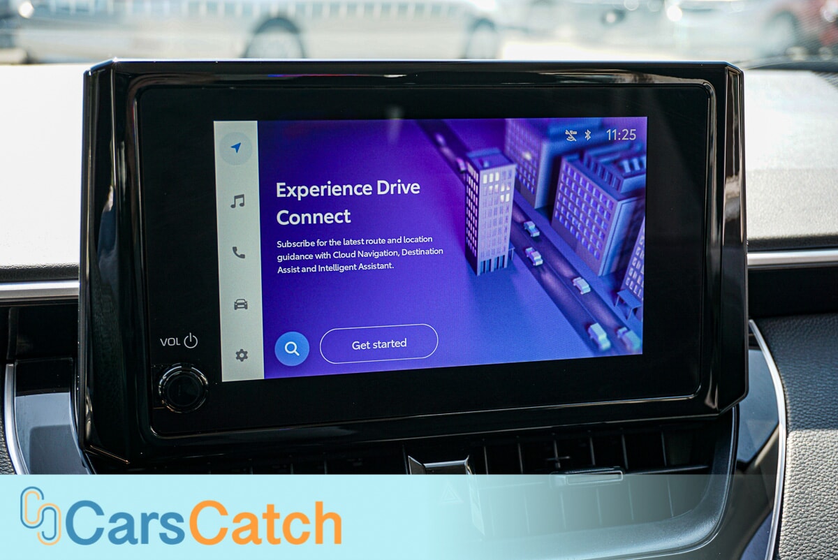 CARSCATCH - Used vehicle - SEDAN TOYOTA COROLLA 2025