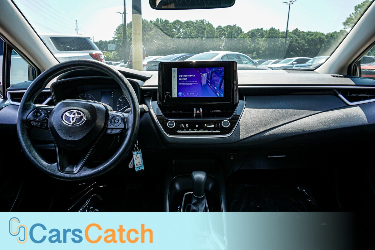 CARSCATCH - Used vehicle - SEDAN TOYOTA COROLLA 2025