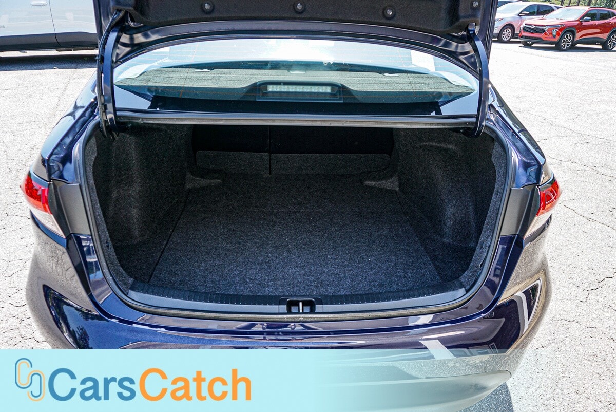 CARSCATCH - Used vehicle - SEDAN TOYOTA COROLLA 2025