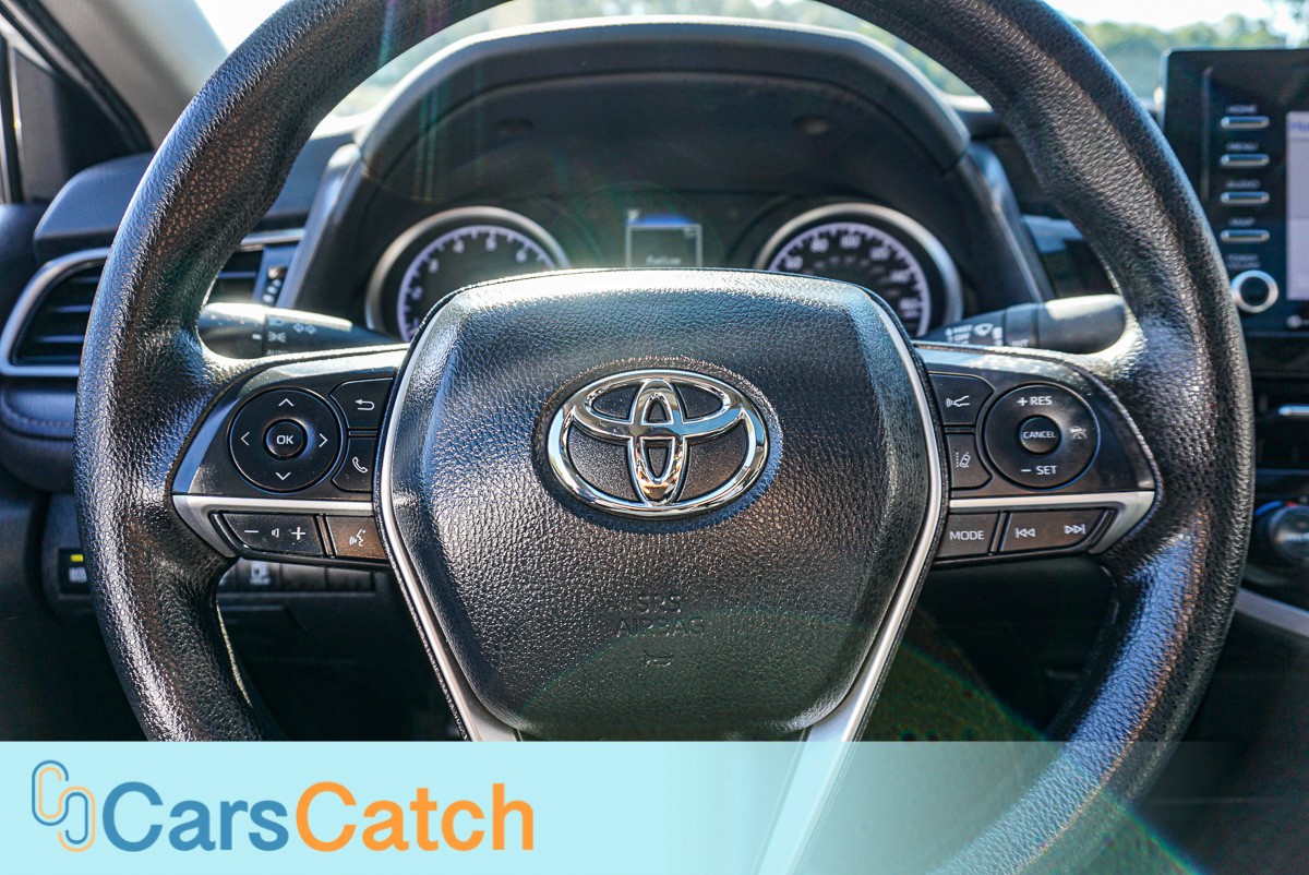 CARSCATCH - Used vehicle - SEDAN TOYOTA CAMRY 2024