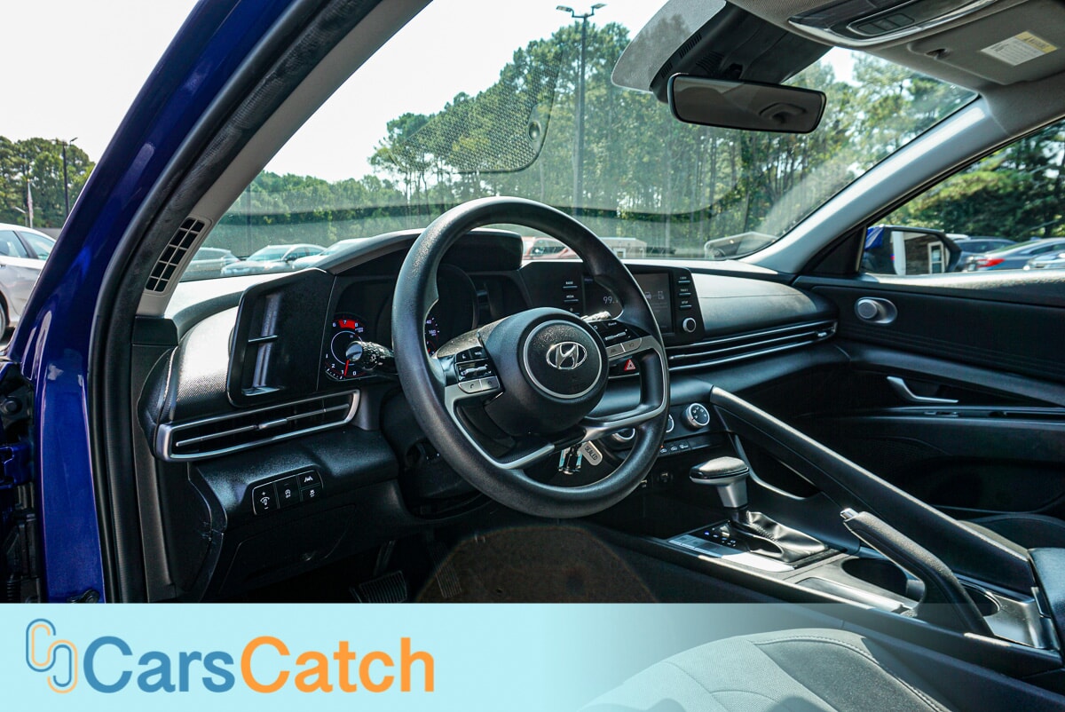 CARSCATCH - Used vehicle - SEDAN HYUNDAI ELANTRA 2023
