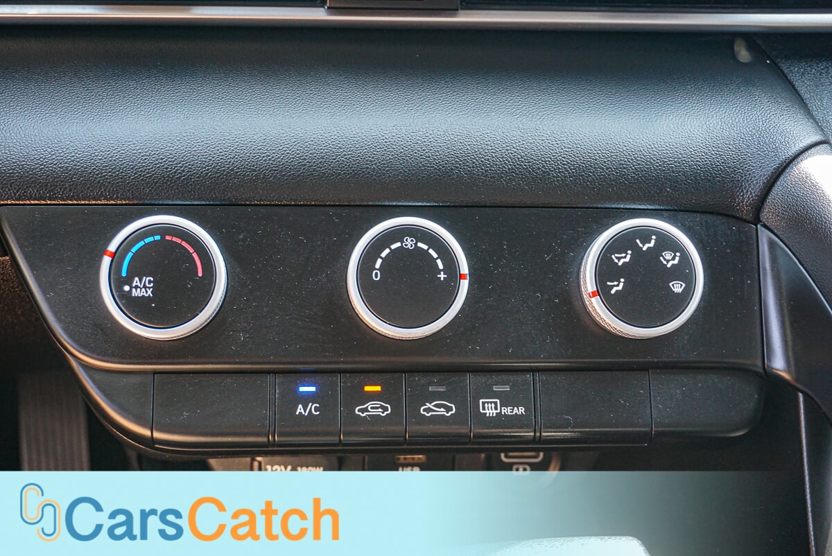 CARSCATCH - Used vehicle - SEDAN HYUNDAI ELANTRA 2023