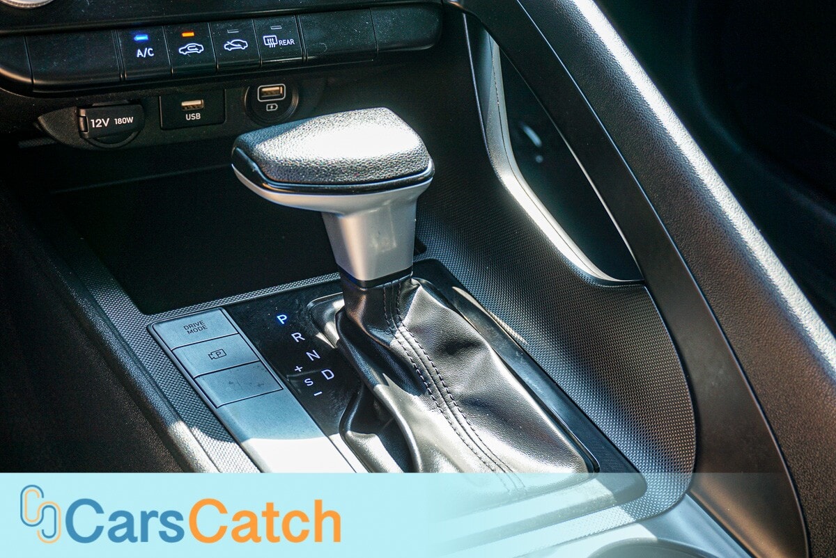 CARSCATCH - Used vehicle - SEDAN HYUNDAI ELANTRA 2023
