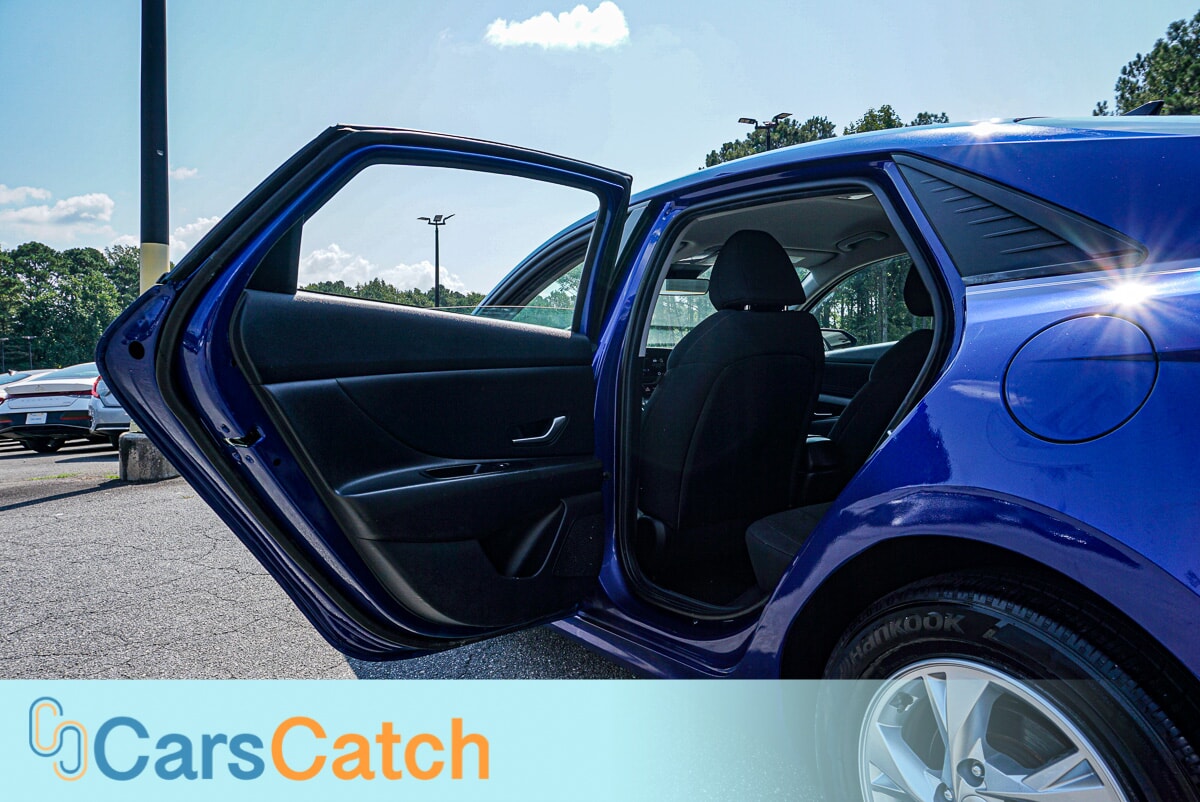 CARSCATCH - Used vehicle - SEDAN HYUNDAI ELANTRA 2023