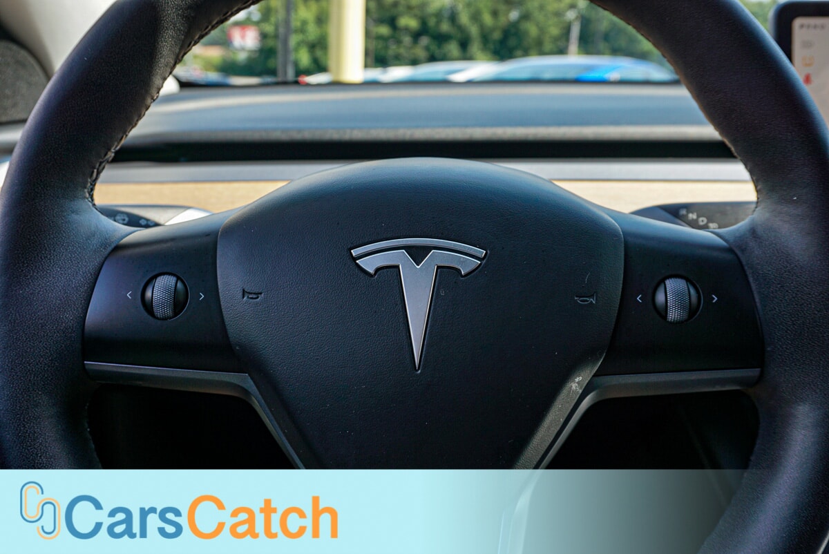 CARSCATCH - Used vehicle - SUV TESLA MODEL Y 2023