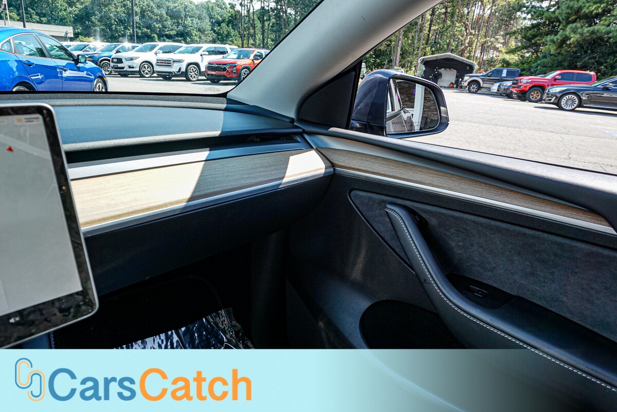 CARSCATCH - Used vehicle - SUV TESLA MODEL Y 2023